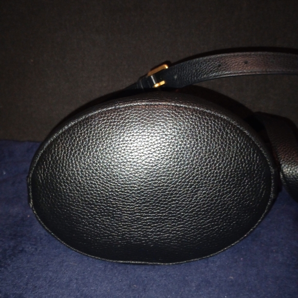 Tory Burch Britten Bucket Bag With Tory Burch Wallet - Picture 15 of 15